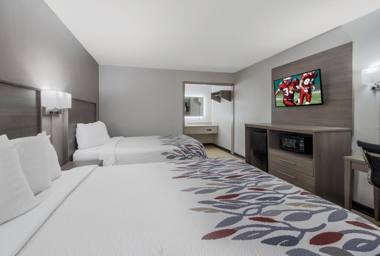 Red Roof Inn & Suites Jackson, Tn Экстерьер фото