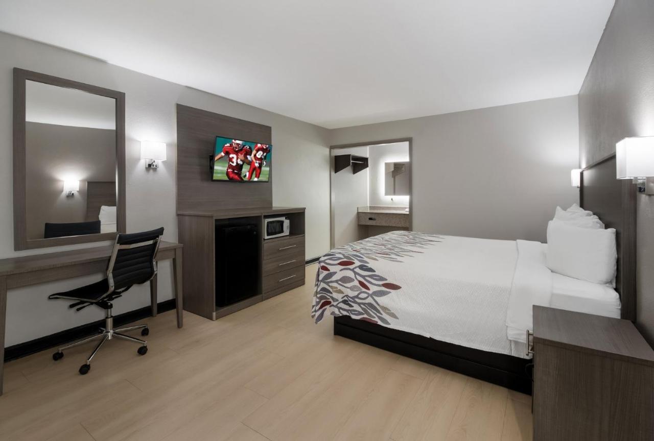 Red Roof Inn & Suites Jackson, Tn Экстерьер фото